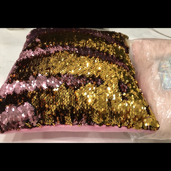 Pillows - Picture 10 of 16